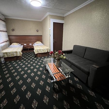 Hotel Status House à Ferghana Extérieur photo