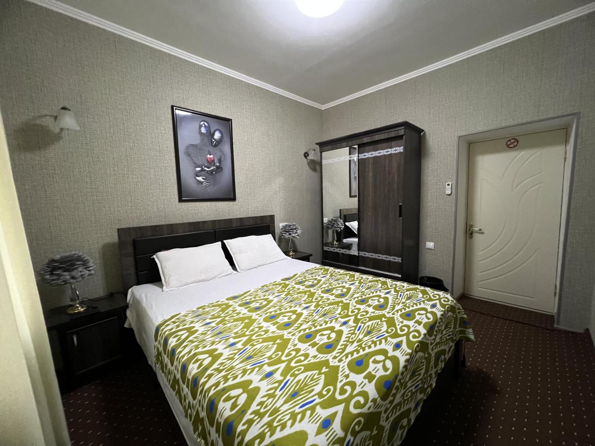 Hotel Status House à Ferghana Extérieur photo