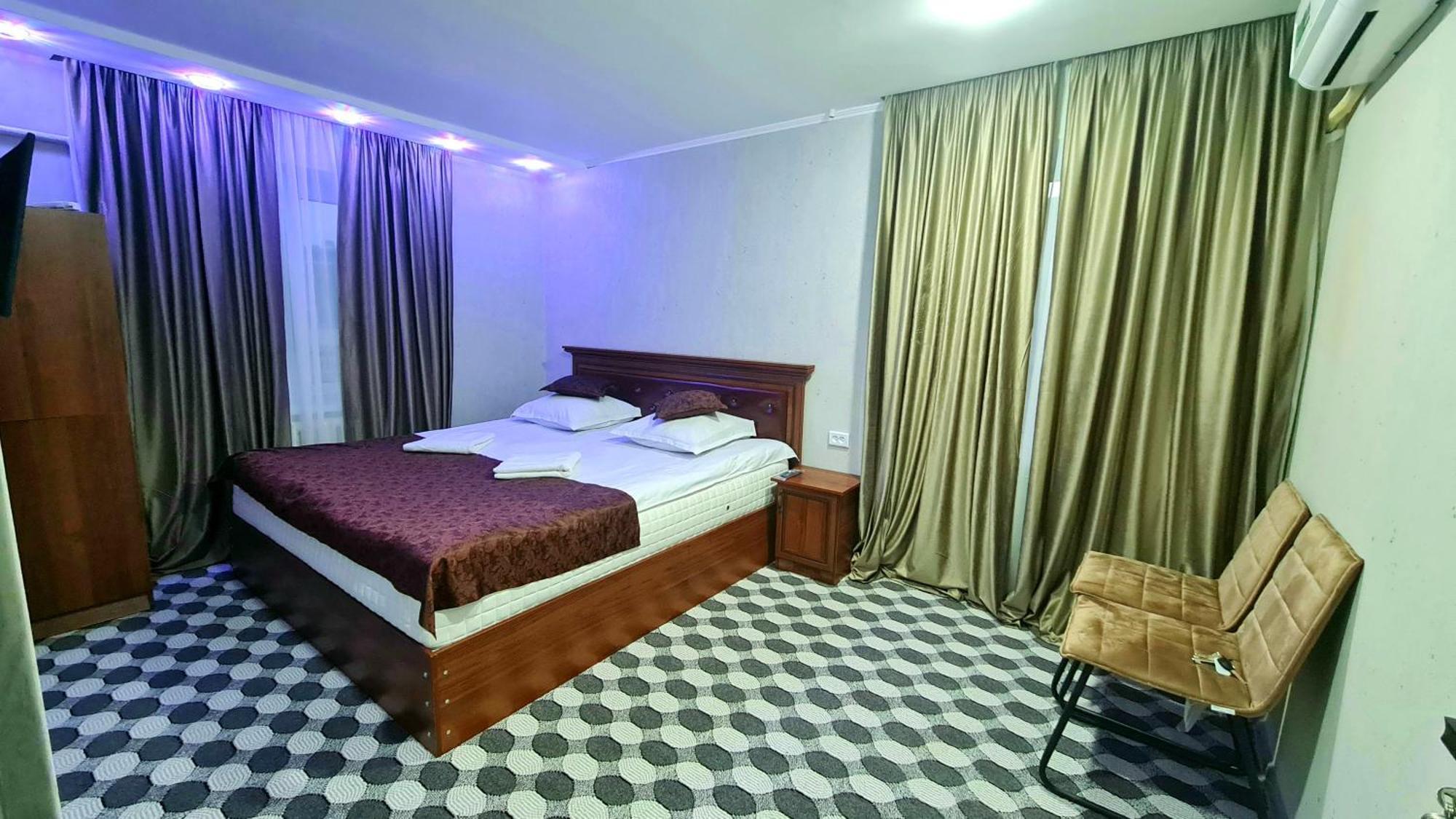Hotel Status House à Ferghana Extérieur photo